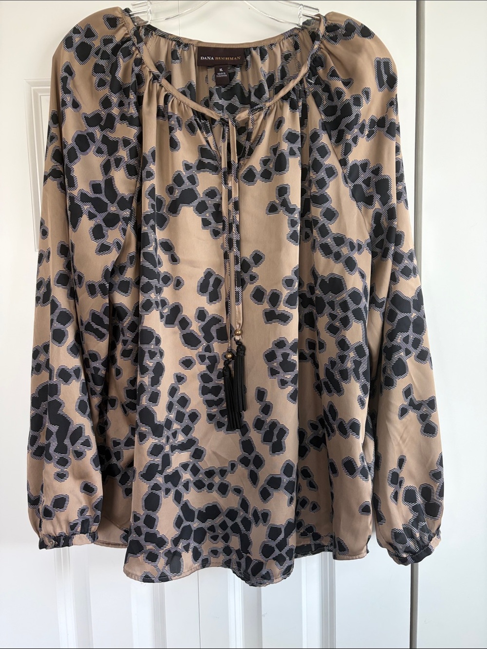 Dana Buchman Beige and Black Printed Tie-Neck Blouse.XL